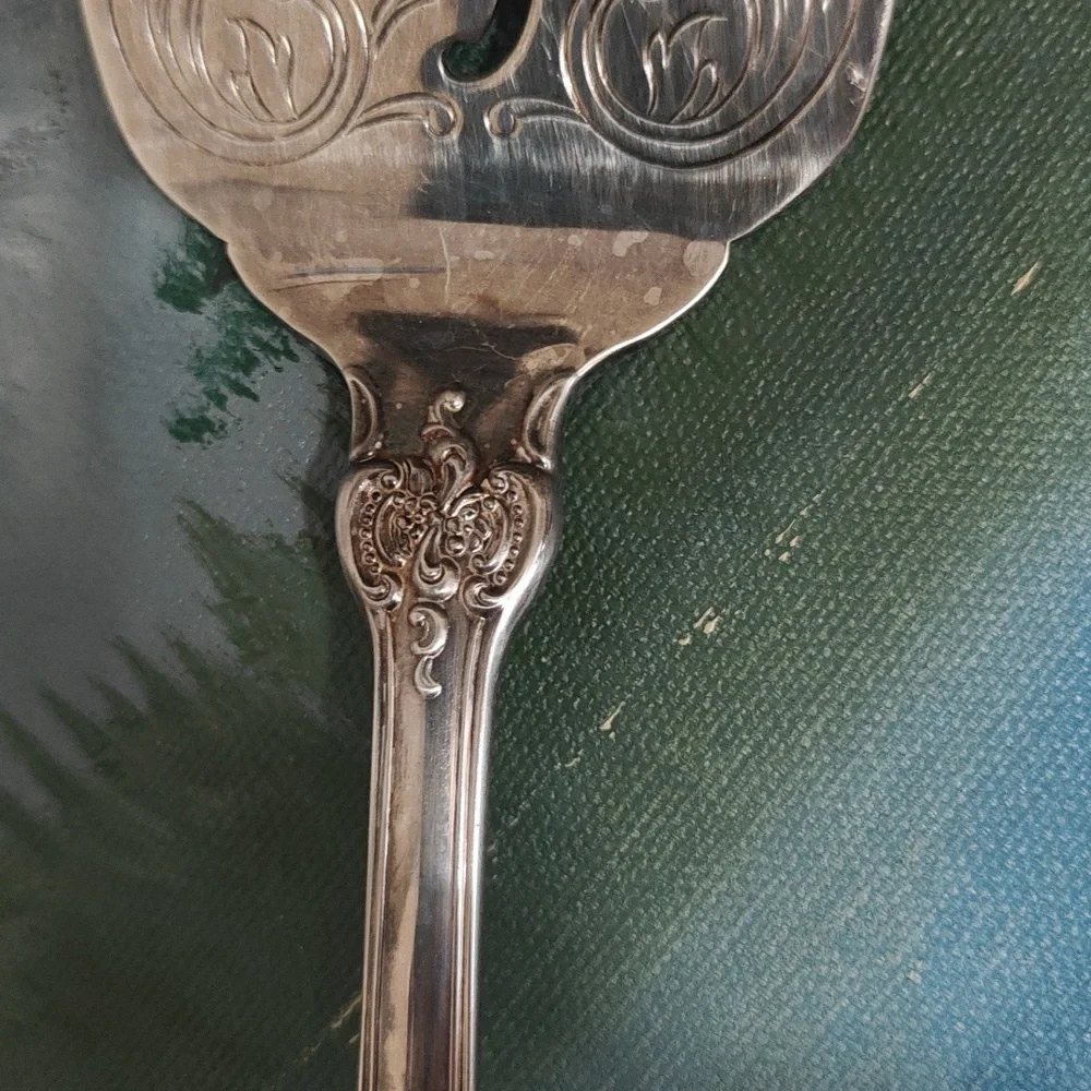 Mid Century Antique Wallace Silver Plate Pie Server Extra Long